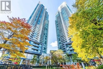 Building Photo - 5162 Yonge St
