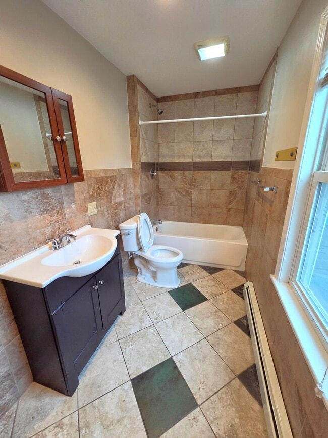 Foto del edificio - 1336-1340 Cranston Street