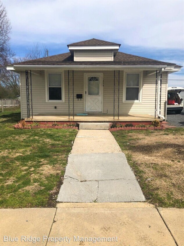 Primary Photo - 3 br, 1 bath House - 1454 East Sevier
