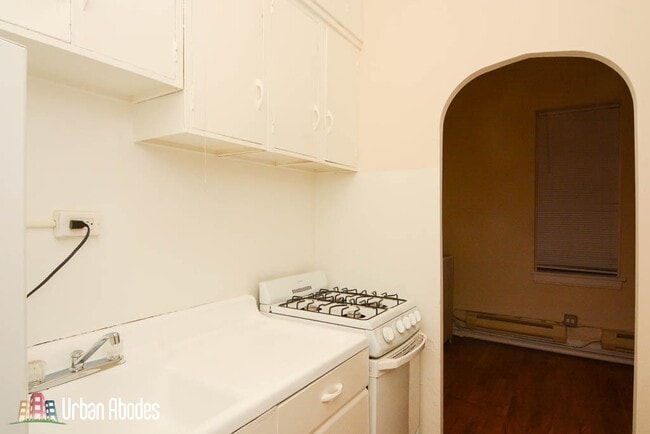 Building Photo - 4627 N Paulina St