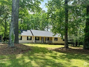 Building Photo - 640 Hemphill Rd