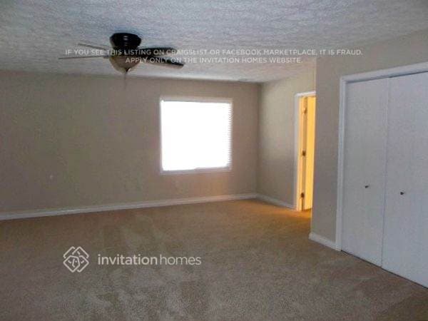 Foto del edificio - 215 Mayfield Cir