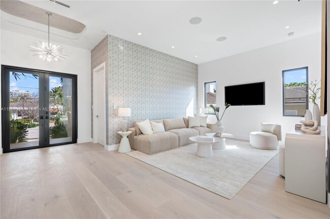 Foto del edificio - 9132 Dickens Ave