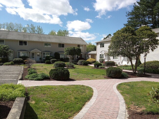 Foto del edificio - 74 Washington Rd