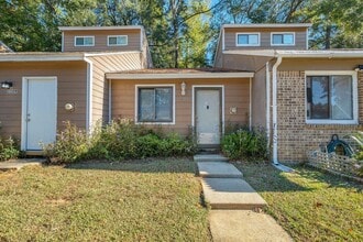 Building Photo - 2203 Sandpiper St