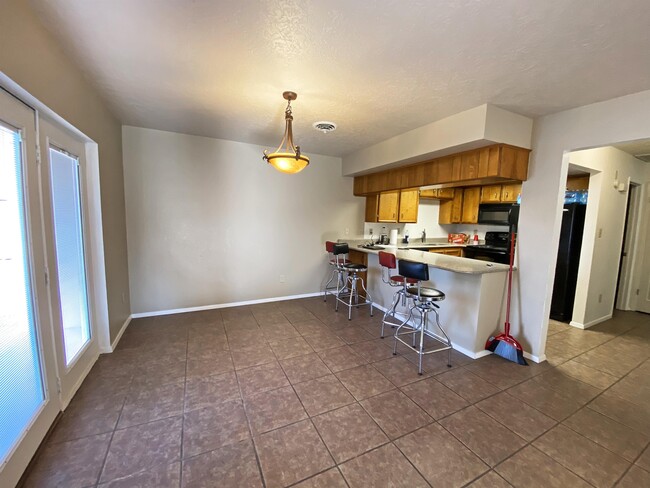 Building Photo - 4115 N Grimes St