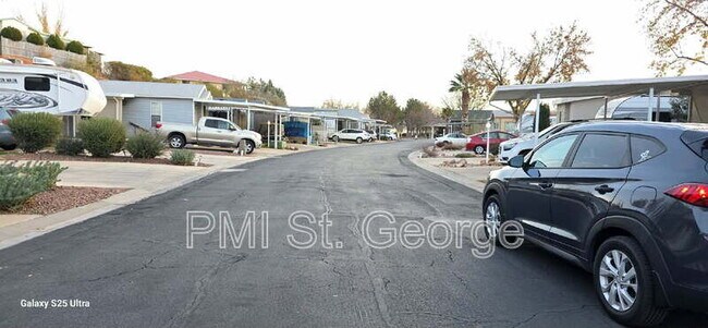 Foto del edificio - 2990 E Riverside Dr