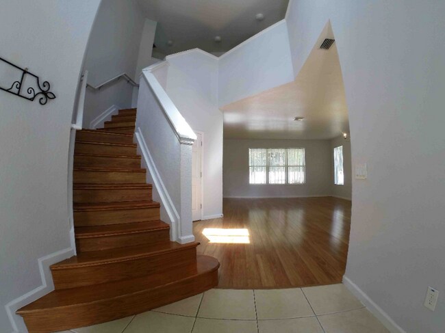 Building Photo - 5073 SW 40th Pl