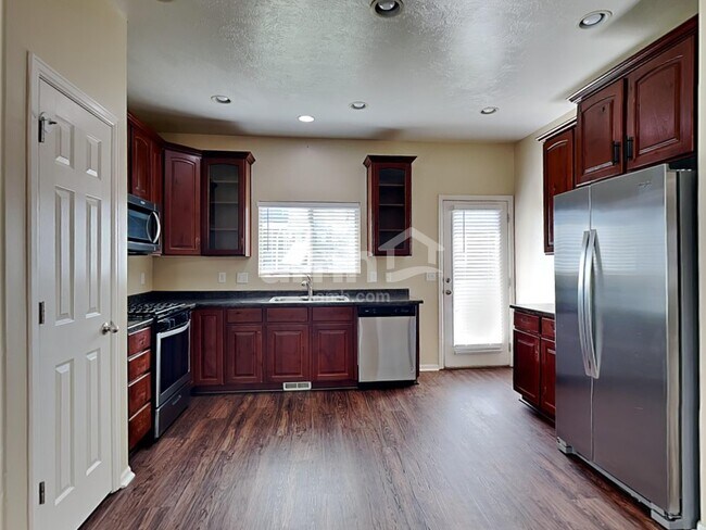 Foto del edificio - 31 W Clear Water Dr