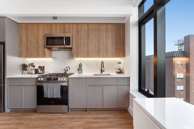 Foto del edificio - 2266 Cropsey Ave