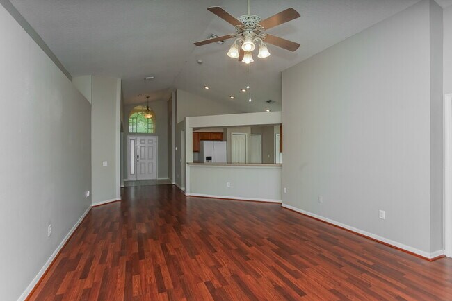 Foto del edificio - 12817 Kings Lake Dr