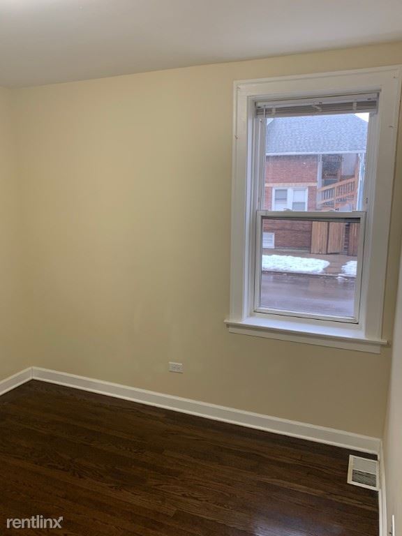 Foto del edificio - 2709 N Kilpatrick Ave