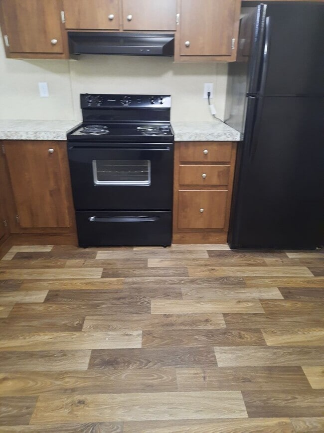 Building Photo - $1000 - 2 Bedroom / 2 Bath Mobile Home in ...