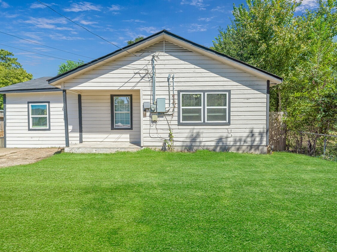Primary Photo - 4521 Stassen St