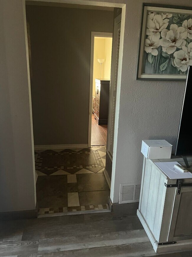 Foto del edificio - 3 bedroom 1.5 bathroom! HOUSING ACCEPTED!