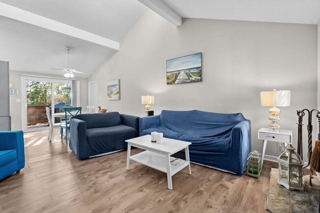 Building Photo - 505 Plantation Dr