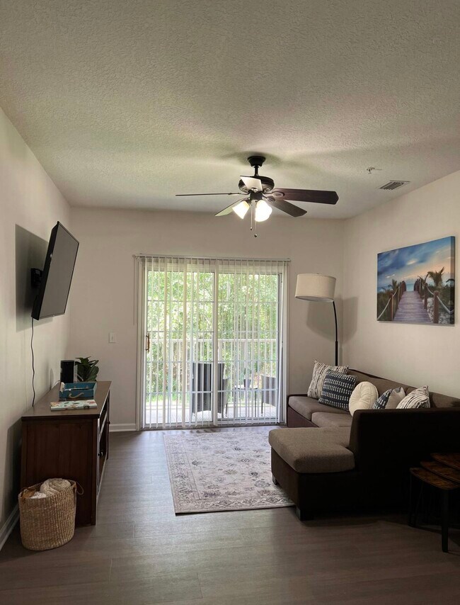 Sala de estar - 8227 Lobster Bay Ct