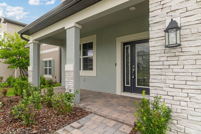Foto del edificio - Discover luxury living in the gated Whispe...