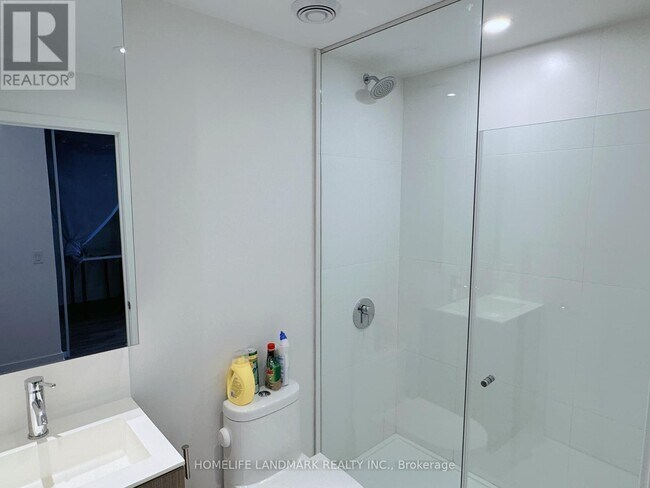 Building Photo - 20 Edward St