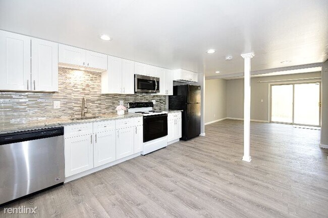 Building Photo - 3 br, 2.5 bath Condo - 1030 Galliton Ct