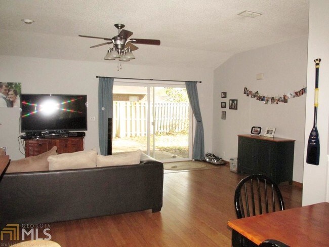 Building Photo - 400 McIntosh Dr
