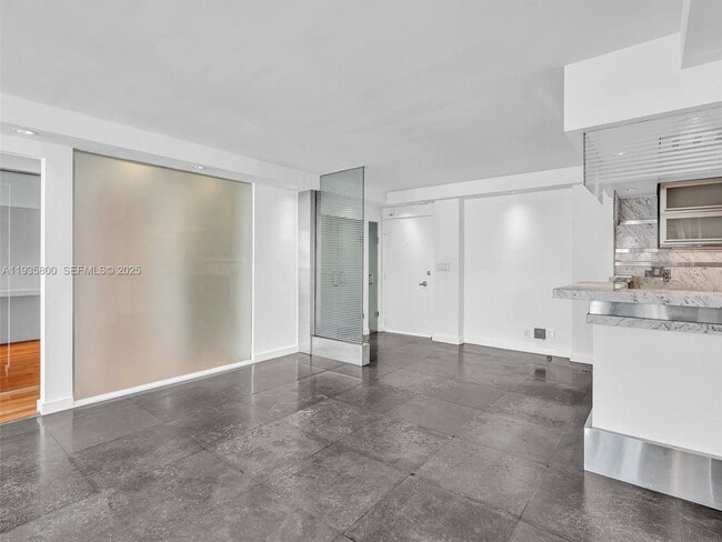 Foto del edificio - 6770 Indian Creek Dr