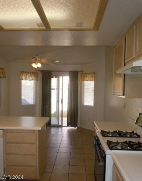 Foto del edificio - 6504 Fresh Meadows Ln