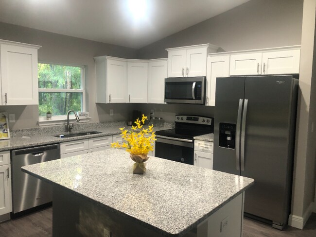 Building Photo - 10761 N Frantz Ave
