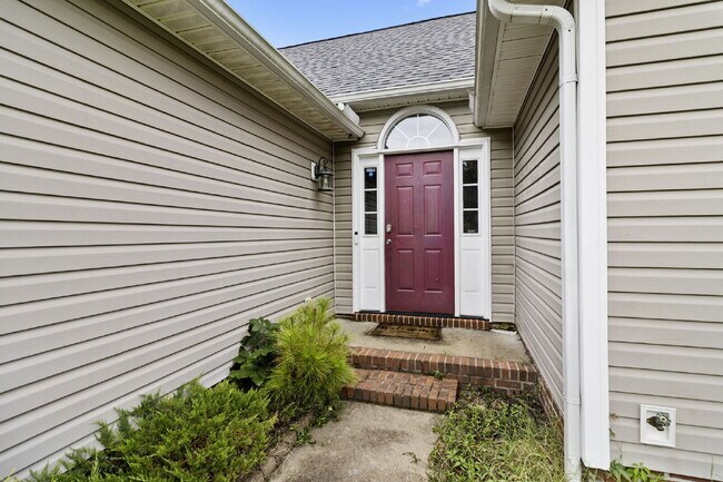 Foto del edificio - Purple Door Home in Raeford