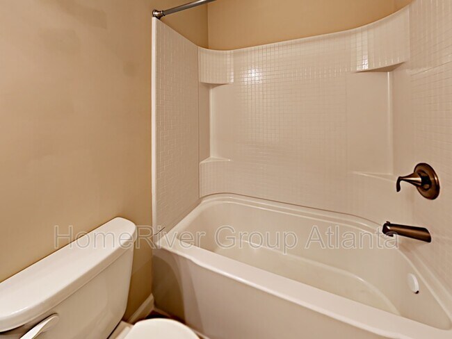 Foto del edificio - 1125 Hampton Oaks Dr