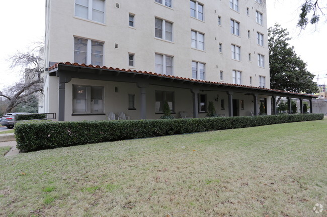 Maple Terrace Apartments Dallas