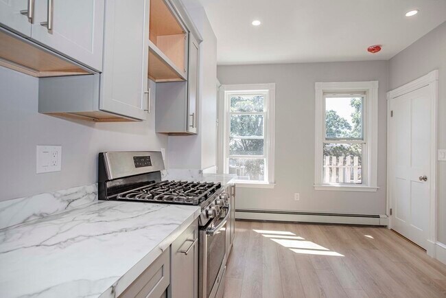 Foto del edificio - 883 E 4th St