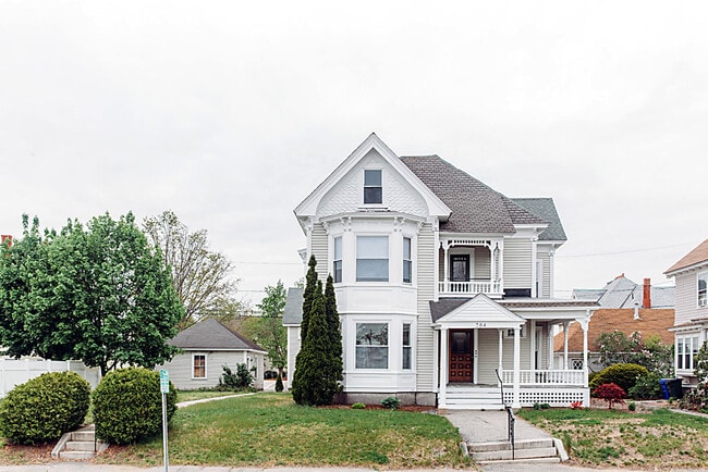 Building Photo - 784 Chestnut St