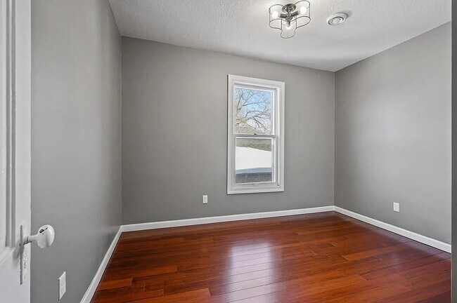 Foto del edificio - 2906 NE Tyler St