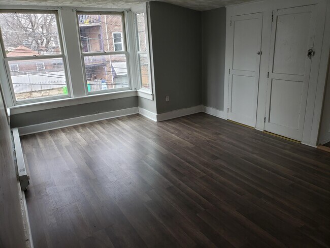 Foto del edificio - 610 W Allen St