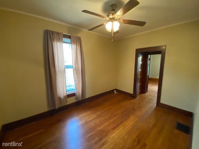 Building Photo - 3 br, 2 bath House - 706 Mound St