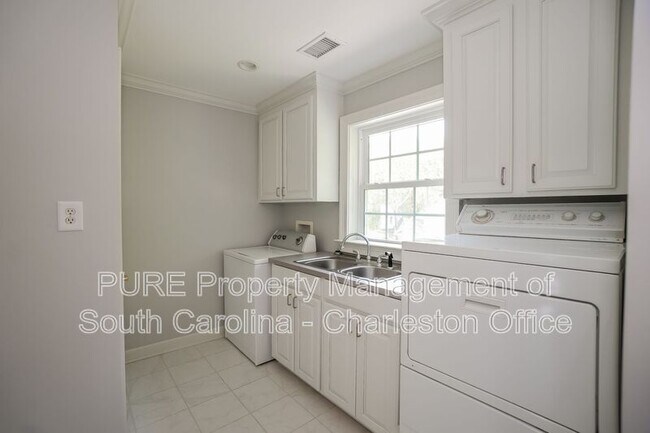 Foto del edificio - 1166 Waterfront Dr