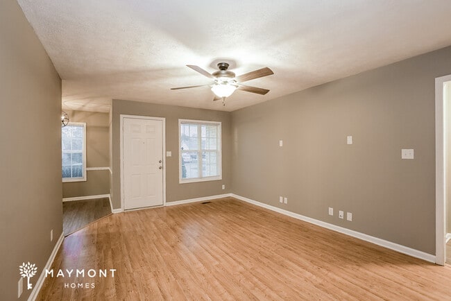 Foto del edificio - 451 Cranklen Cir