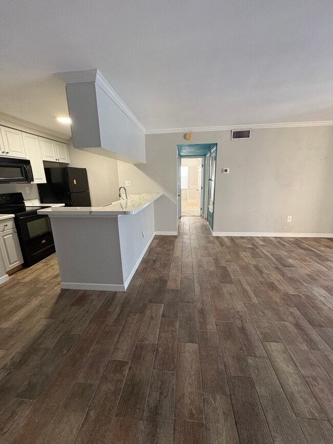 Al entrar por la puerta principal. - 108 Alameda Ct