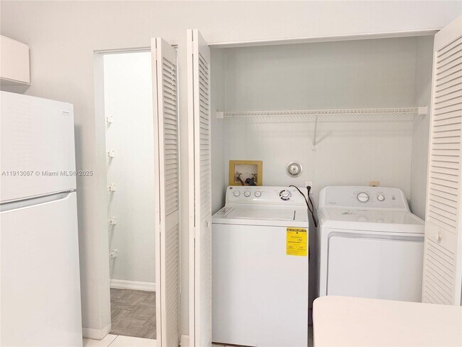 Foto del edificio - 3863 NW 122nd Terrace