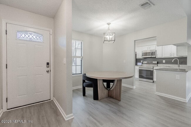 Building Photo - 8755 Huntington Woods Cir N