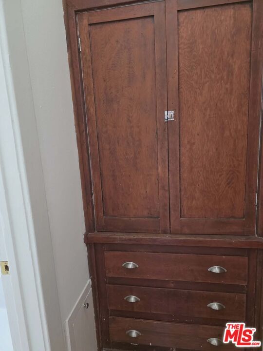 Foto del edificio - 1275 N Wilton Pl