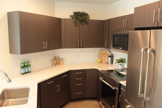 *Pictures are representative samples of the advertised unit. In some cases, the actual units you tou - 85 Hano St