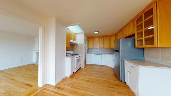 Building Photo - 242 Wyandotte Ave