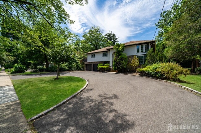 Foto del edificio - 828 Mountain Ave