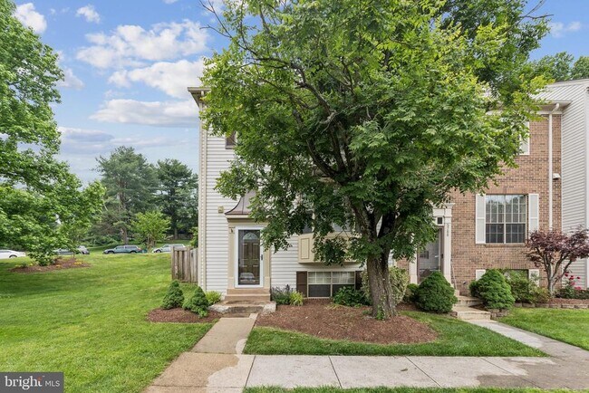 Foto del edificio - 5790 Burke Towne Ct