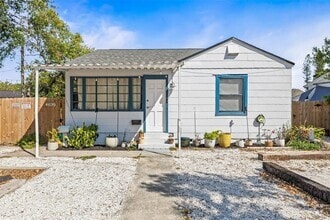 Building Photo - 2867 12th Ave N