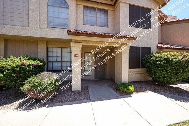 Building Photo - 3921 W Ivanhoe St