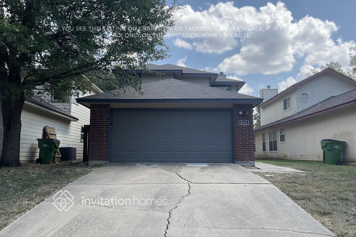 Foto principal - 2221 Jasmine Path