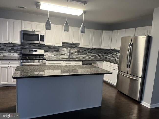Building Photo - 501 Hagey Pl